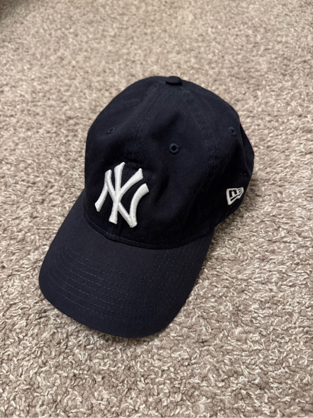 New York Yankees Adjustable New Era Navy Hat — Excellent Condition